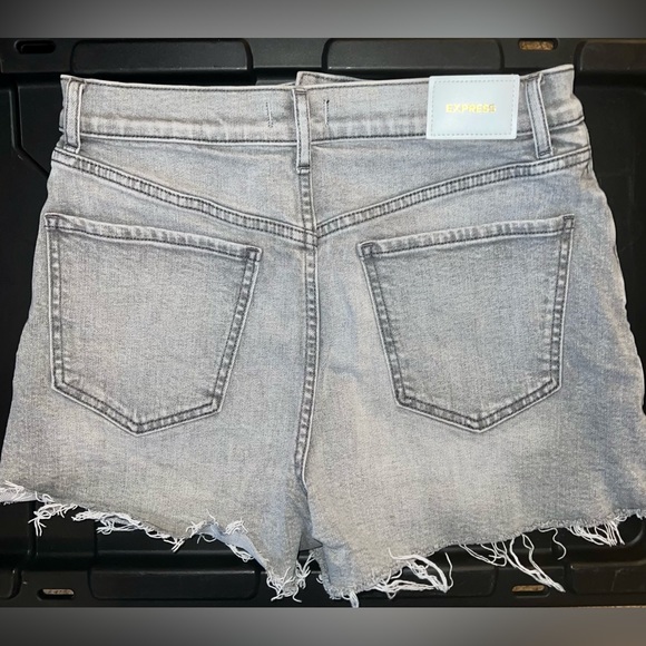 Express Super high waisted mom short - Picture 4 of 4